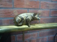 PIG SITTING TILLER PIN 