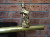 CLOWN PLAYING AN INSTRUMENT TILLER PIN